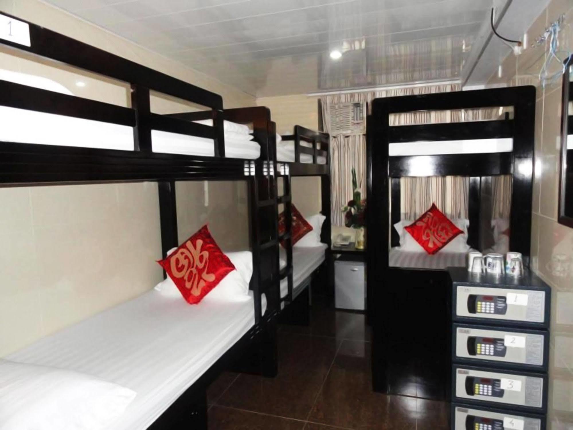 Budget Hostel Block D 10Th Floor Hong Kong Bagian luar foto