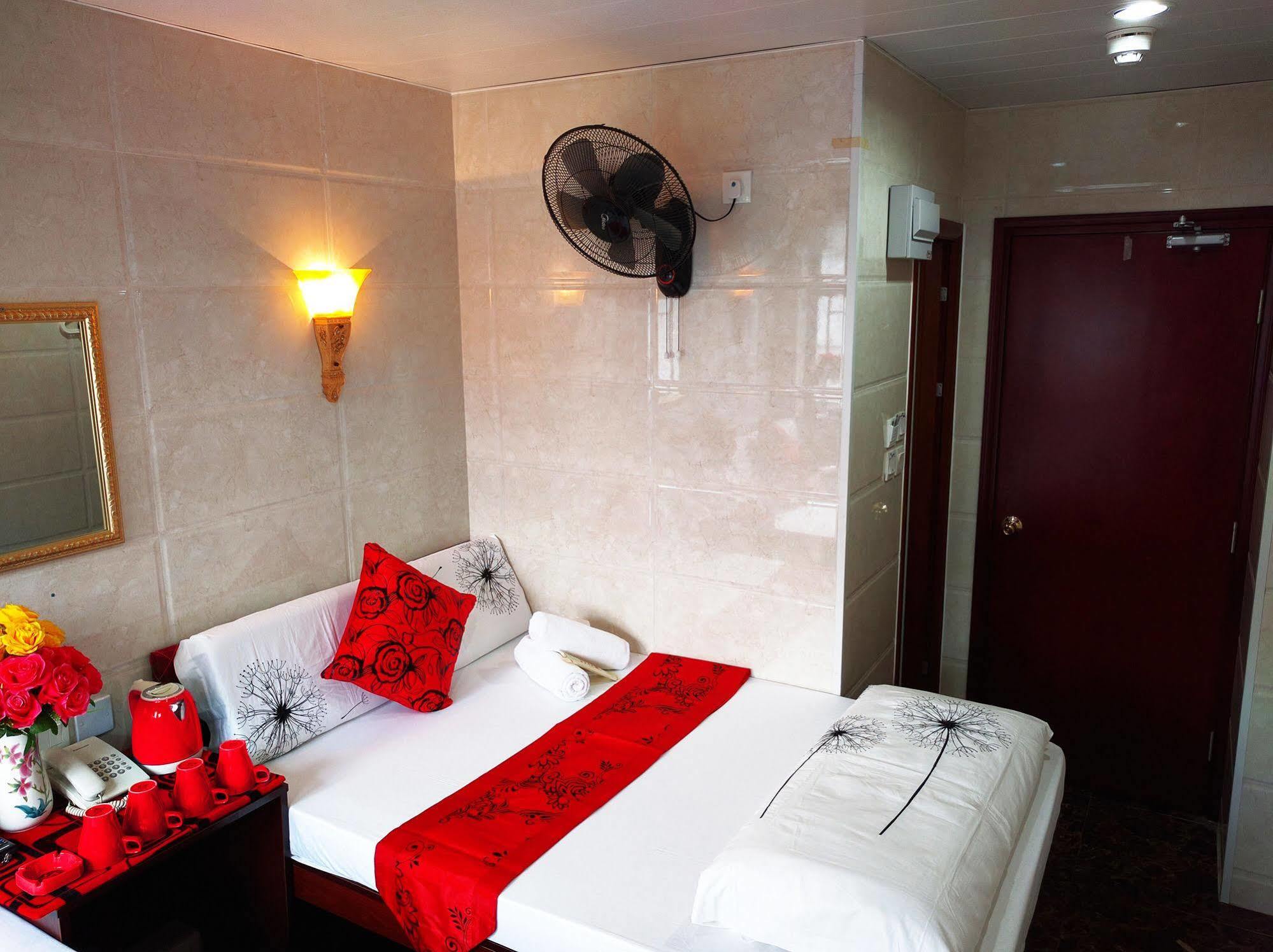 Budget Hostel Block D 10Th Floor Hong Kong Bagian luar foto