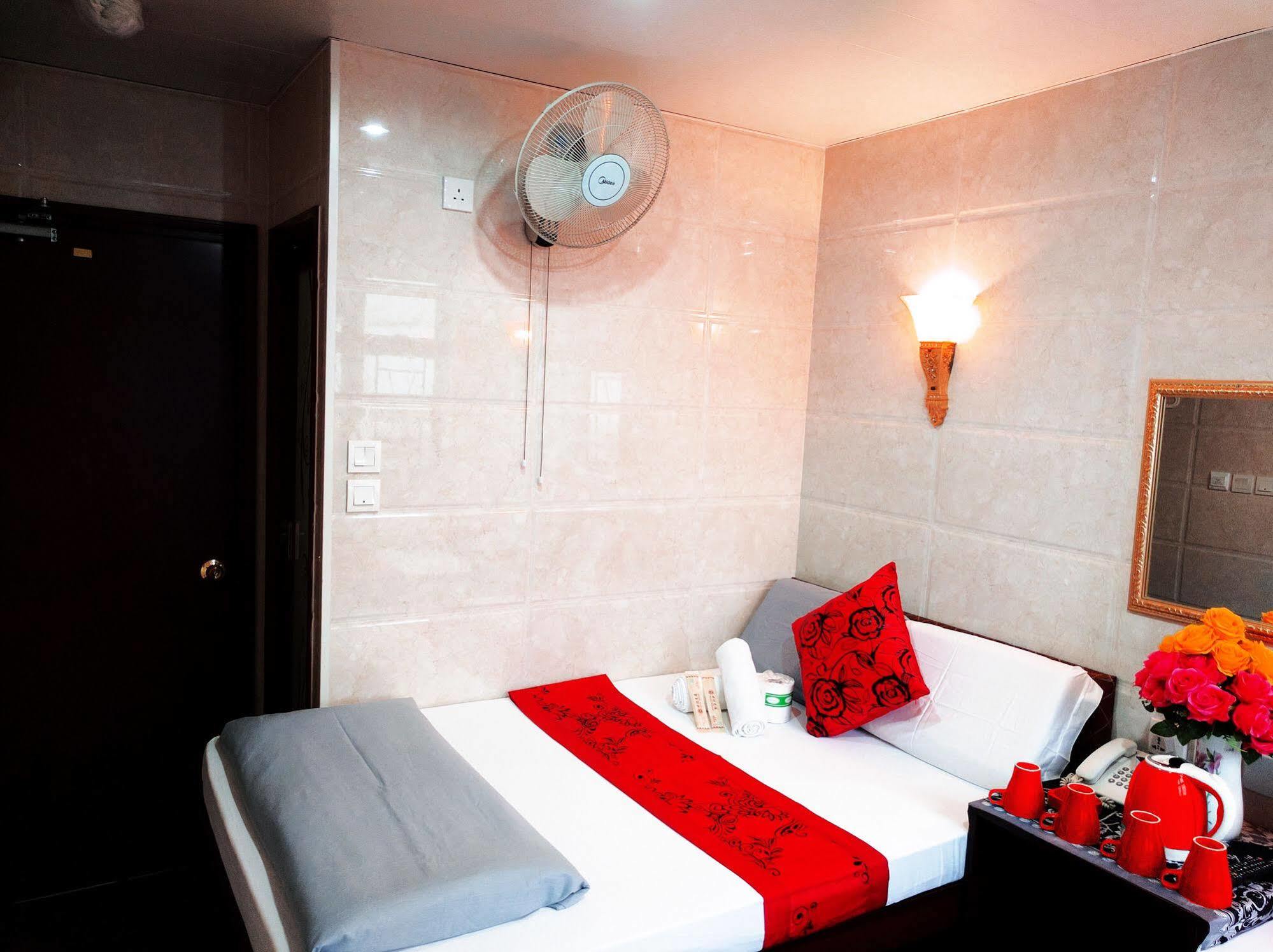 Budget Hostel Block D 10Th Floor Hong Kong Bagian luar foto
