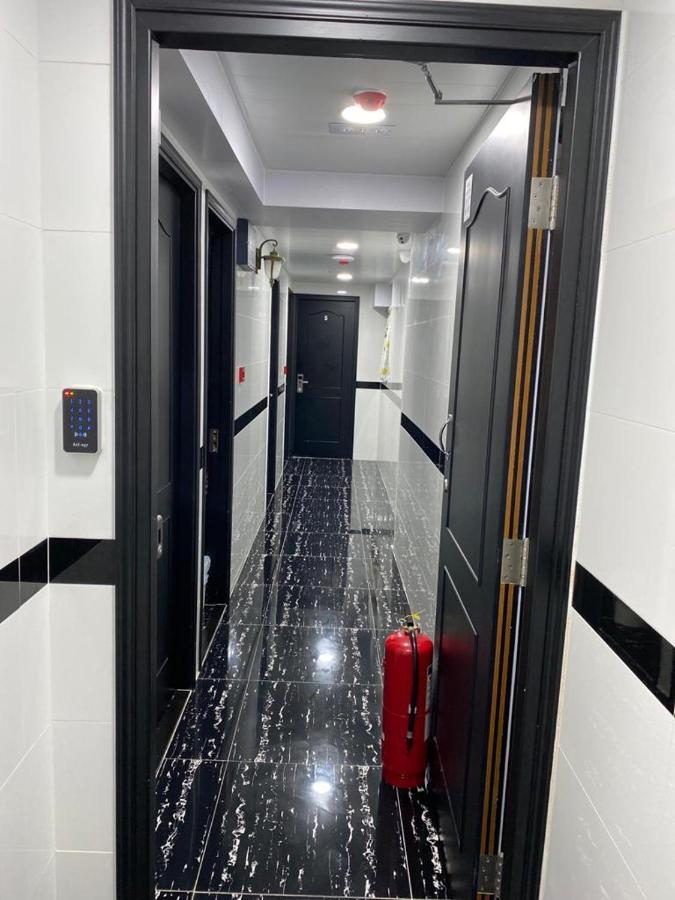 Budget Hostel Block D 10Th Floor Hong Kong Bagian luar foto